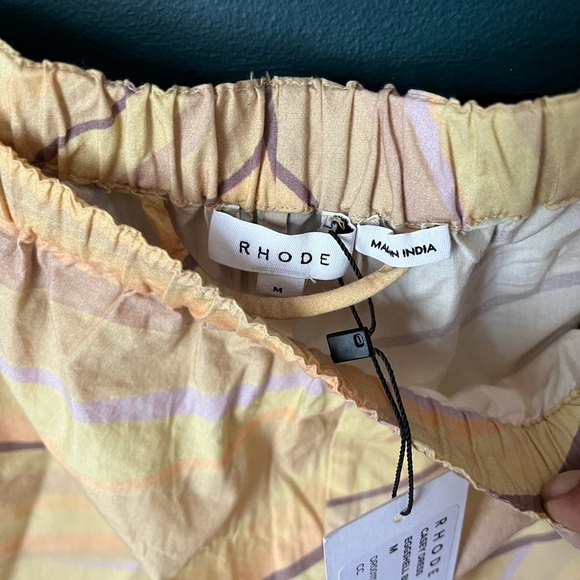 RHODE Shorts 🤩 - Picture 4 of 5